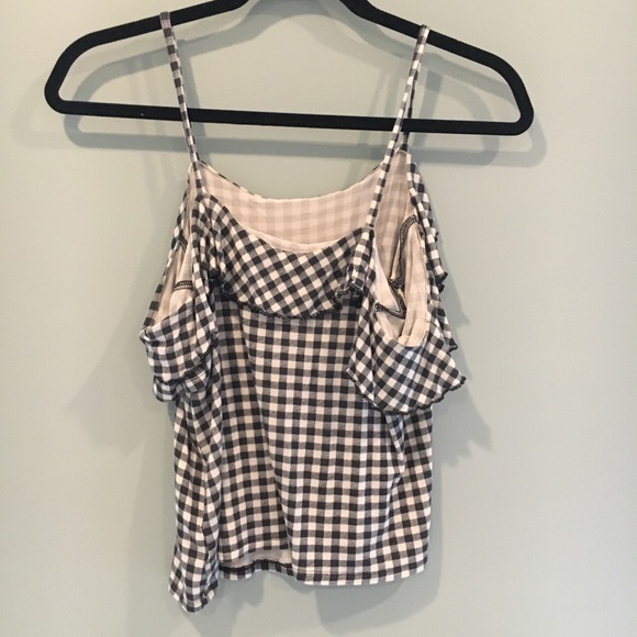 Soft and sexy American eagle cold shoulder top - Picture 3 of 3